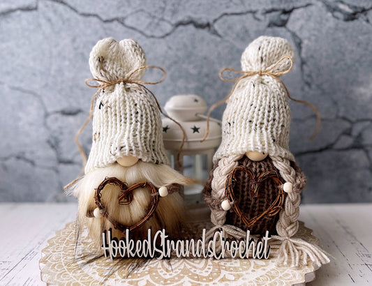 Rustic farmhouse gnome couple with heart vines - Tiered tray decor